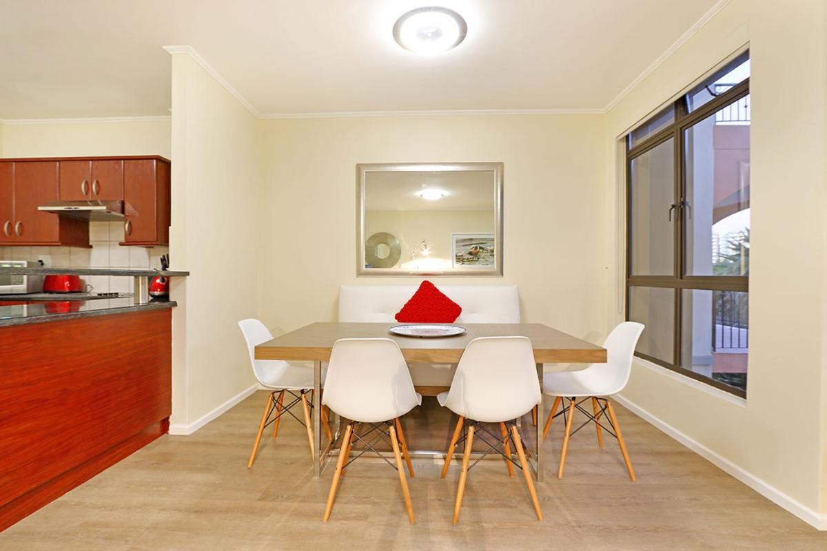 Capri 101 By Hostagents Apartment เคปทาวน์ ภายนอก รูปภาพ